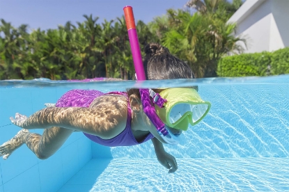 Picture of Strand Import Kid's Swim Mask & Snorkel Set