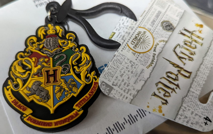 Picture of Harry Potter Hogwarts Crest Soft Touch Bag Clip