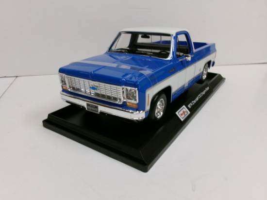Picture of Maisto 1974 Chevrolet C10 Cheyenne Super 1:18 Maisto Exclusive Style Special Edition